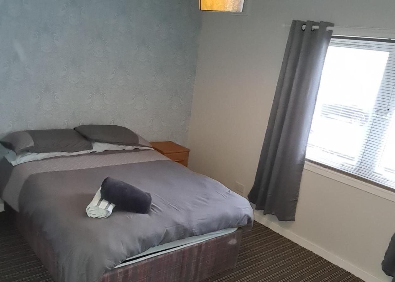 Beautiful 2-Bed Apartment In キャンベルタウン エクステリア 写真